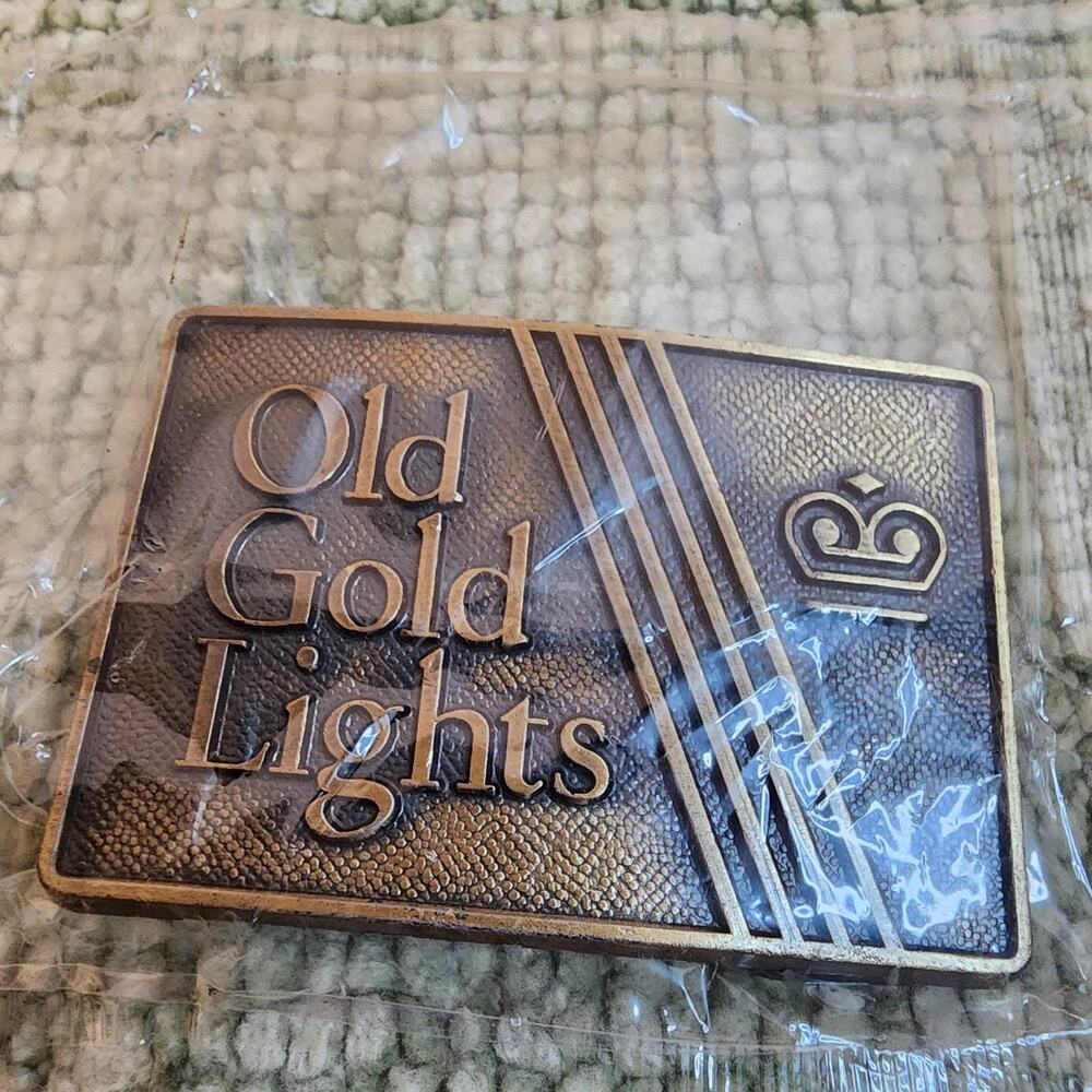 Vtg Old Gold Lights Belt Buckle Brass Tone Tobacco Cigarette Promo LDL USA NOS
